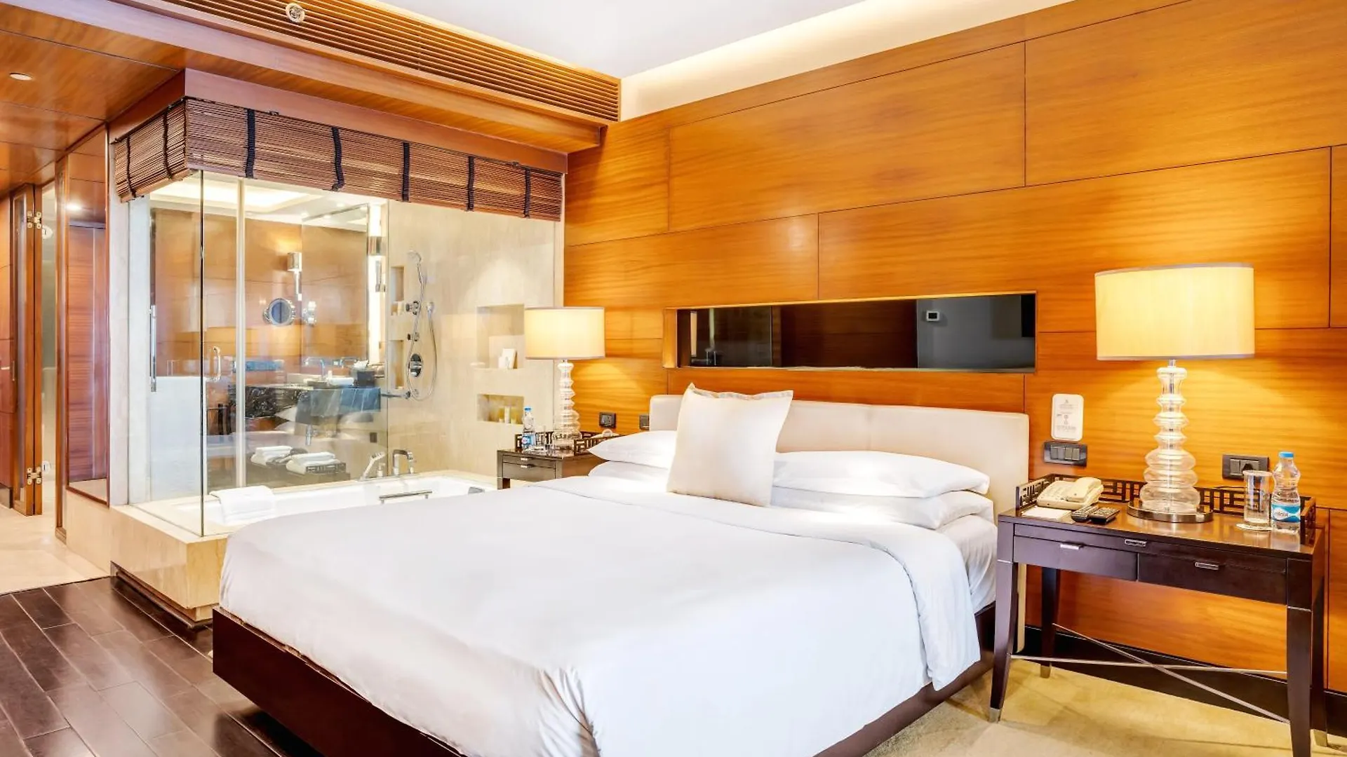 The Leela Ambience Gurugram Hotel & Residences - The Luxury Urban Sanctuary Gurgaon 5*,