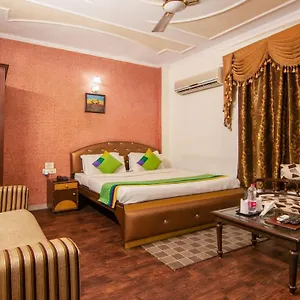 Treebo Paras International Hotel