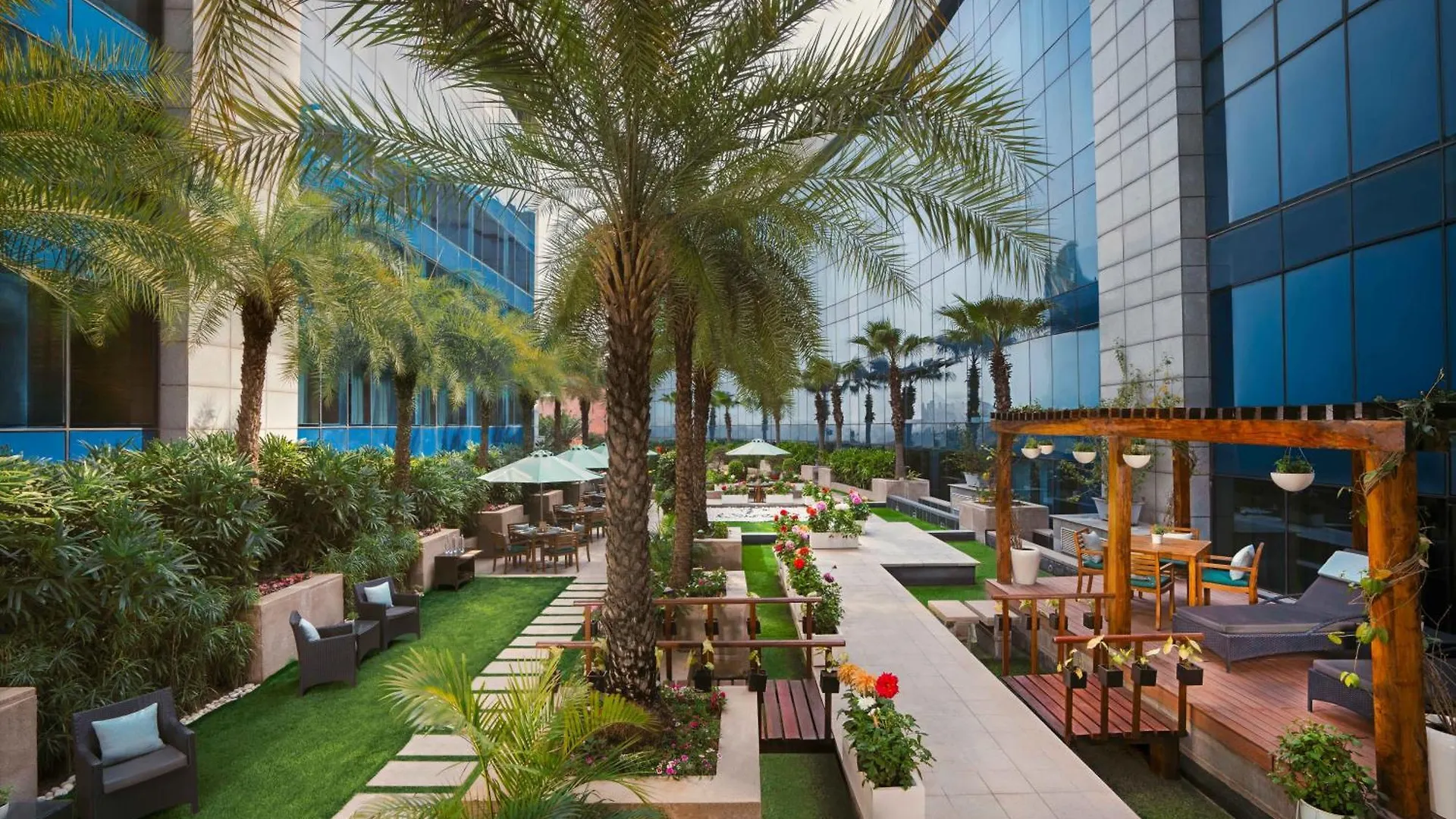 *****  The Leela Ambience Gurugram Hotel & Residences - The Luxury Urban Sanctuary Gurgaon India
